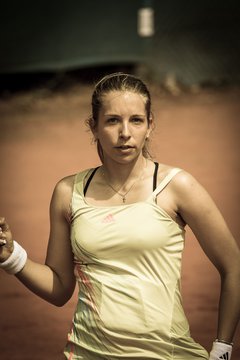 Ausschnitte 4113 - 1. und 2. Damen Club and der Alster